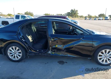 2018 Toyota Camry Le from USA, damaged, VIN 4T1B11HK8JU624670